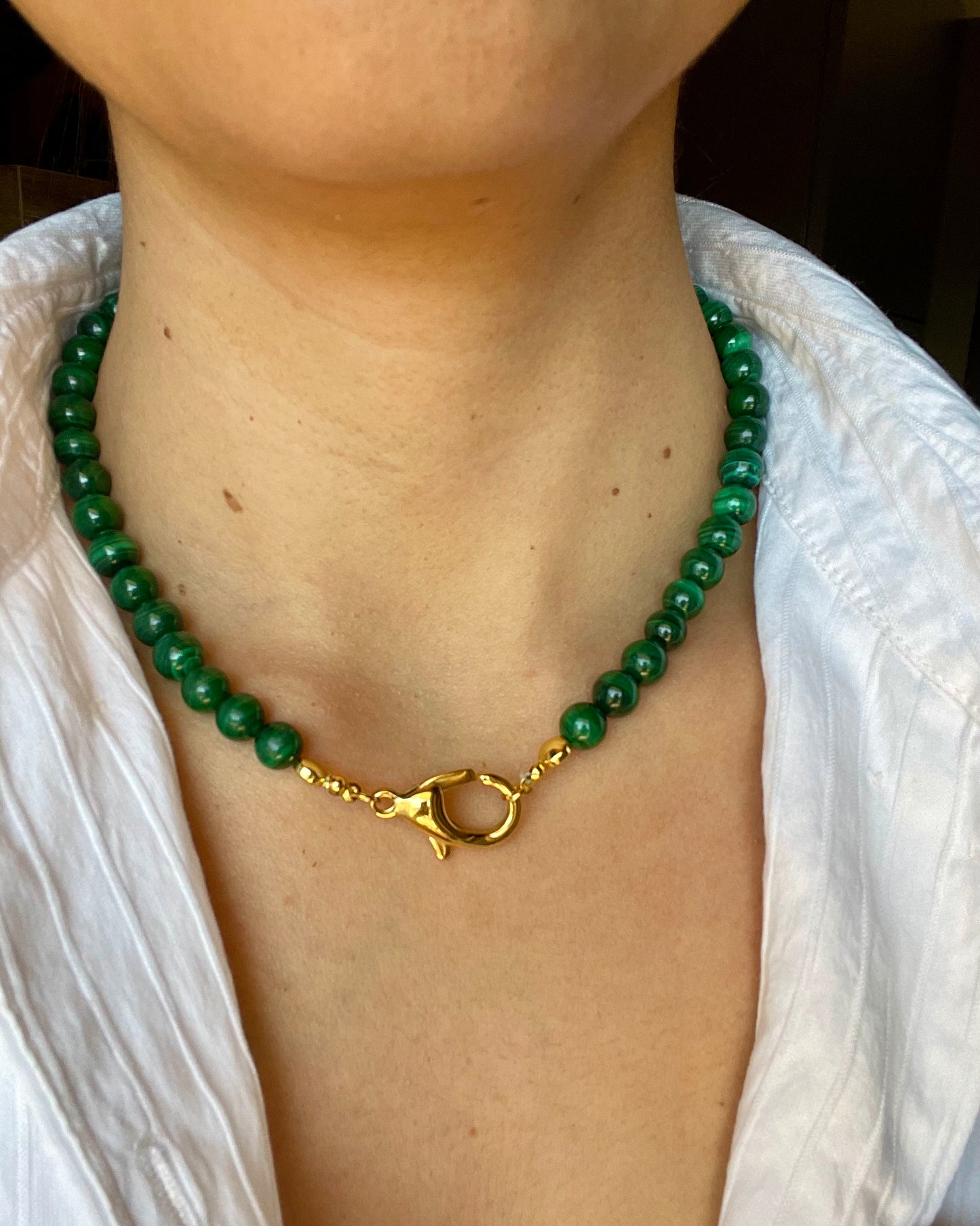 Collana di pietre di malachite